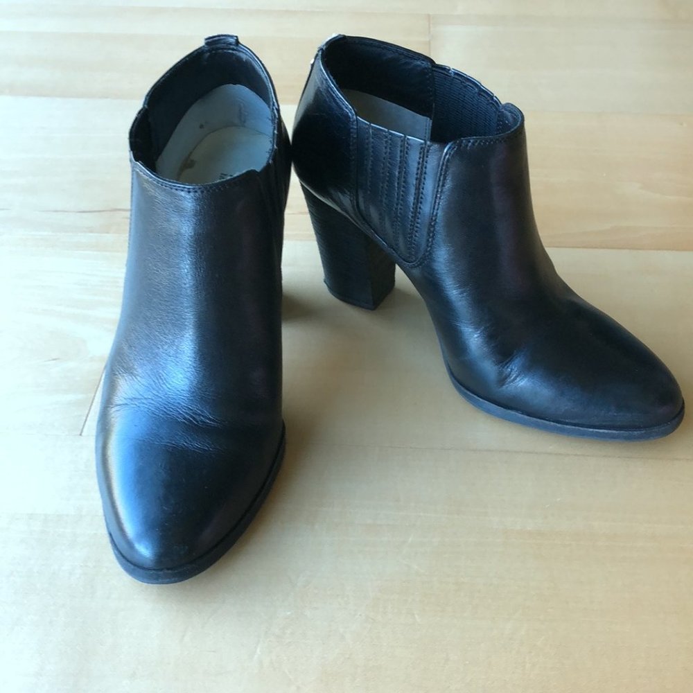 Michael Michael Kors Black Leather Ankle Boots